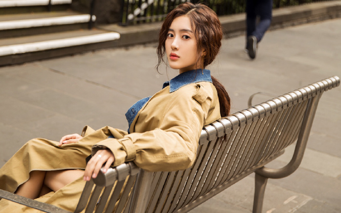 新疆阿瓦提：水稻插秧机械化 加速农田“披”绿装